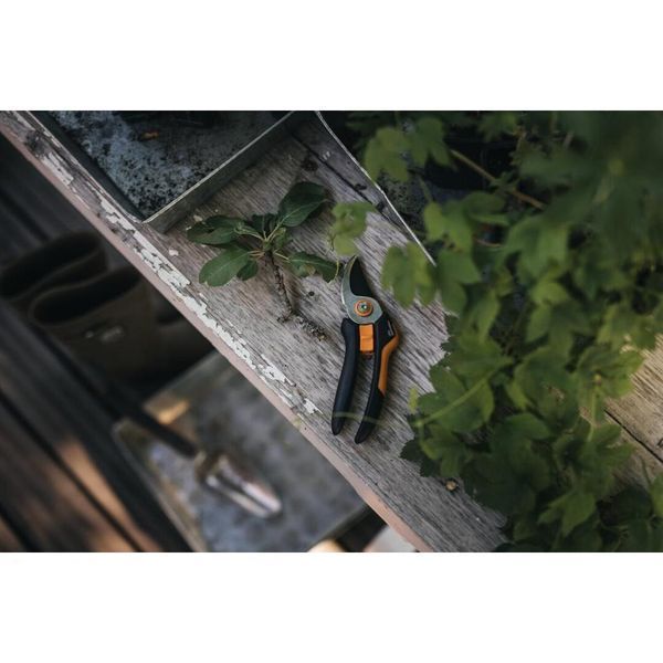 Секатор площинний Fiskars Solid P321 (1057162) 1057162 фото