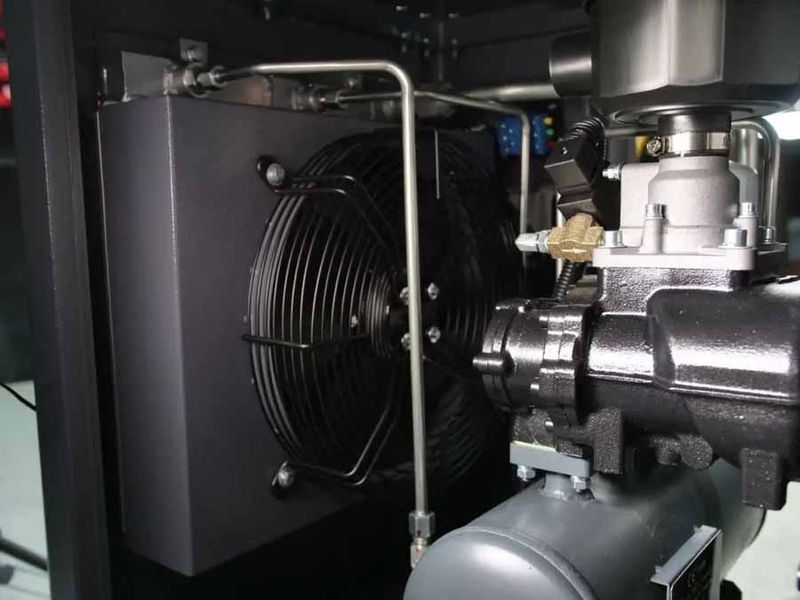 Винтовой компрессор Mast SH-8 Inverter (двигатель на постоянных магнитах) SH-8 inverter фото
