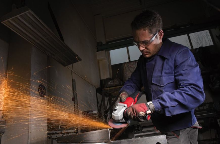 Шлифмашина угловая MILWAUKEE 125 мм AGV 15-125 XC 1550Вт 4933428120 4933428120 фото