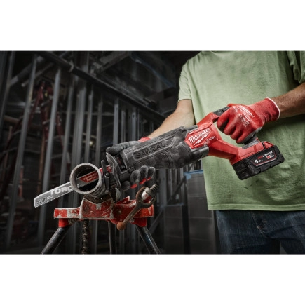 Пила сабельная аккумуляторная MILWAUKEE, M18 FSZ-0X (+холст, HD кейс) 4933478293 фото