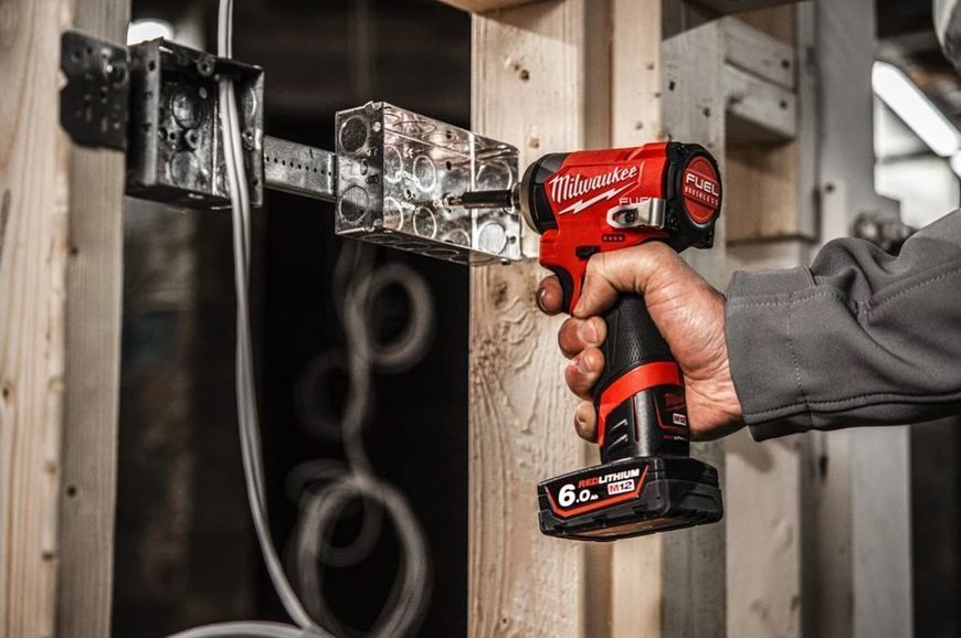 Гвинтоверт акумуляторний Milwaukee M12 FID2-0 (без АКБ та ЗП) 4933479876 фото