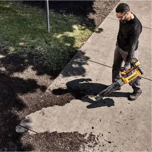 Воздуходувка садовая аккумуляторная DeWALT DCMBL777N (без АКБ и ЗУ) DCMBL777N фото