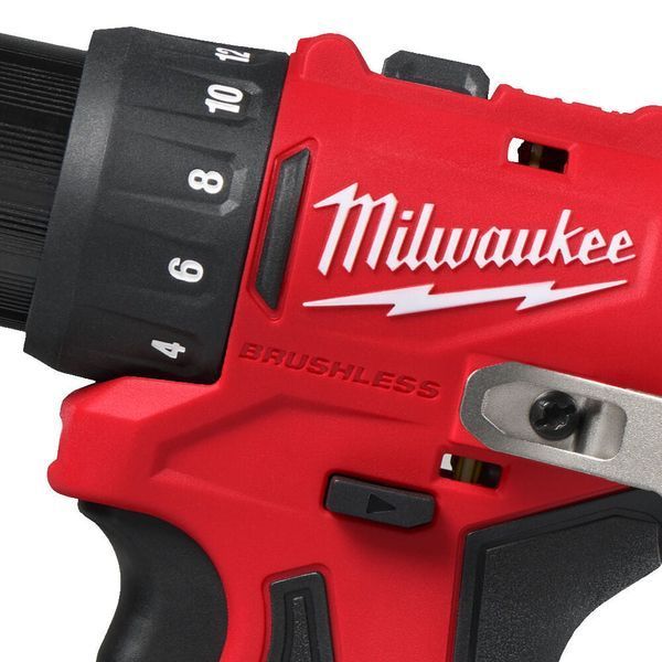 Дриль-шурупокрут акумуляторний MILWAUKEE M12 BLDDRC-402C 40Нм (+ заряд.пристрій, 2 акум., HD кейс) 4933499688 фото