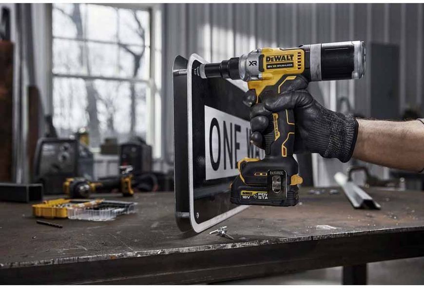 Заклепочник аккумуляторный бесщеточный DeWALT DCF414NT (без АКБ и ЗУ) DCF414NT фото
