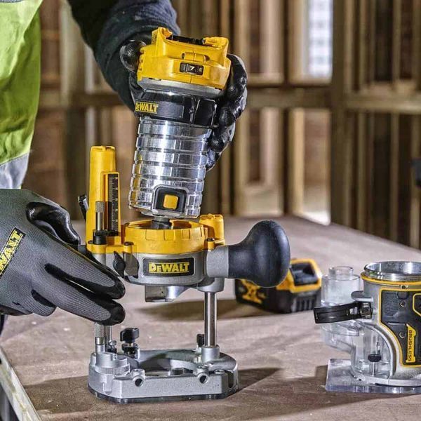 Фрезер акумуляторний безщіточний DeWALT DCW604NT (без АКБ та ЗП) DCW604NT фото