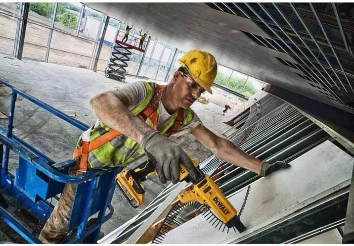 Шуруповерт акумуляторний безщітковий DeWALT DCF620 DCF620 фото