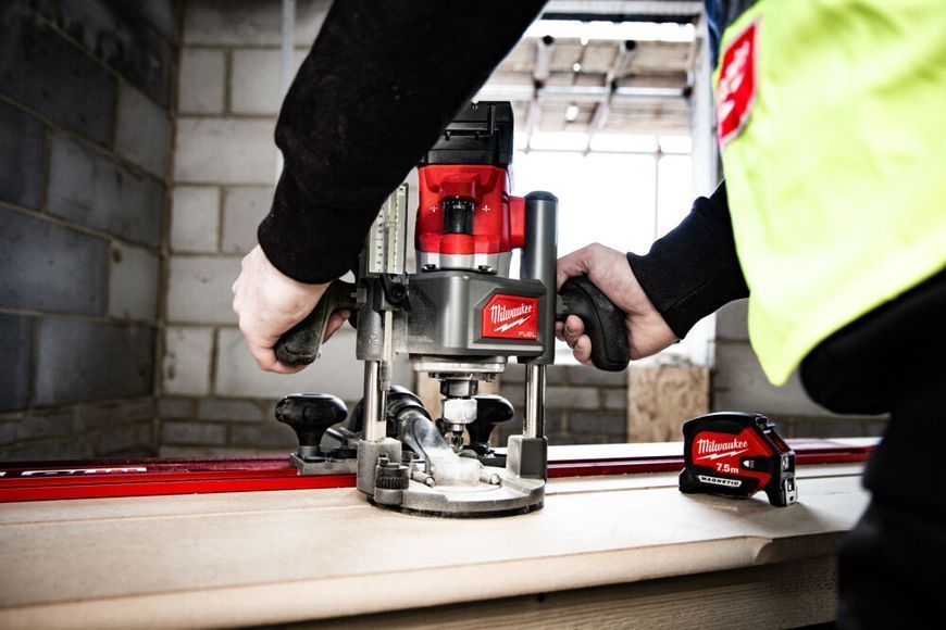 Фрезер акумулятрний кромкувальний MILWAUKEE M18 FR12KIT-0P (HD кейс) 4933493305 фото