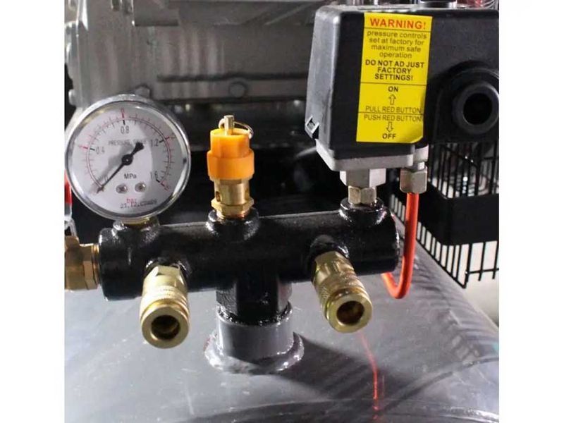 Поршневий компресор MAST 2105/500L 400V + безмасляний поршневий компресор Mast MOF1390/1100 compact K2105/500L 400V фото