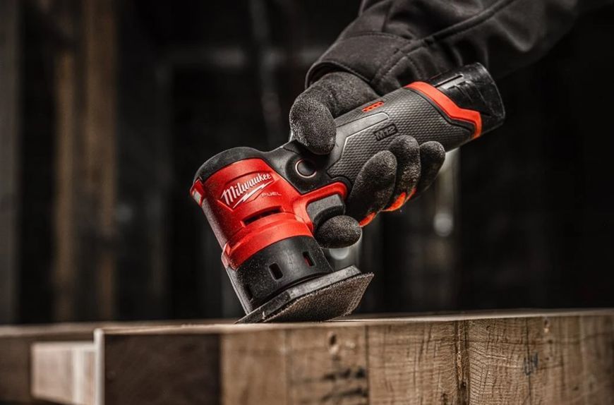 Шлифмашина вибрационная аккумуляторная M12 FDSS-422X MILWAUKEE 4933479681 фото