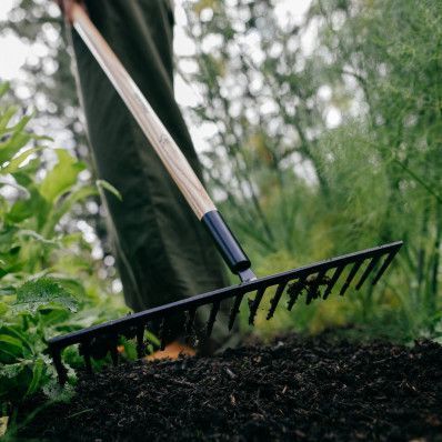 Грабли Fiskars Solid с деревянной ручкой 16 зубцов (1011600) 1011600 фото