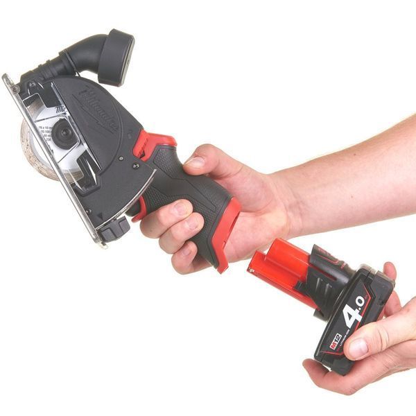 Субкомпактная отрезная многофункциональная машина MILWAUKEE M12 FCOT-422X FUEL 4933464619 (+ заряд.устройство, 2 акум., HD кейс) 4933464619 фото