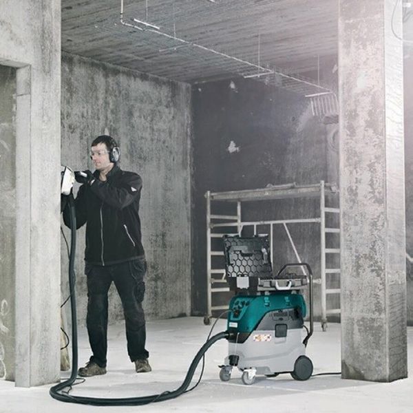Пылесос MAKITA VC4210L VC4210L фото