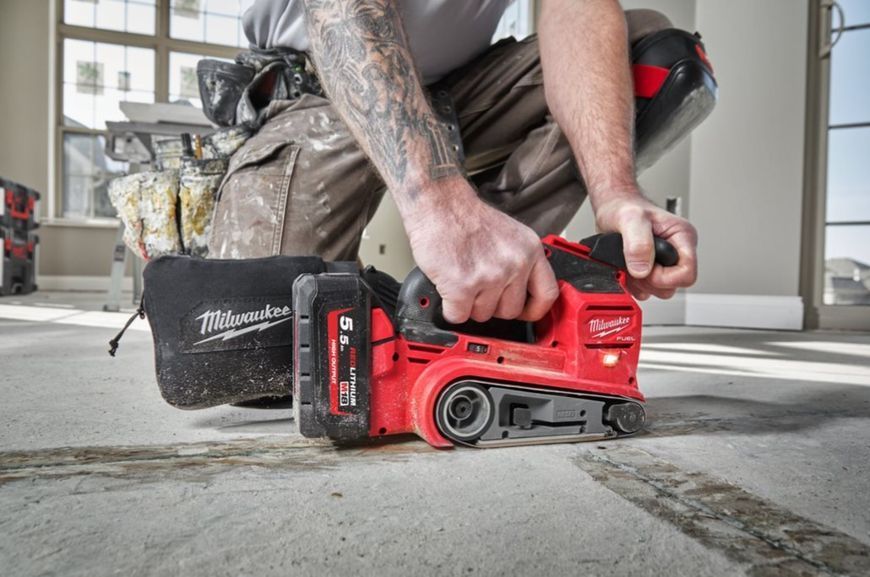 Шлифмашина ленточная аккумуляторная MILWAUKEE, M18 FBTS75-0 4933479614 фото