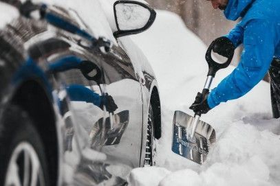 Автомобільний совок для снігу Fiskars (1000740) лопати 1000740 фото