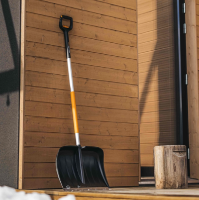 Телескопічний скрепер для прибирання снігу Fiskars X-series (1057189) скрепери 1057189 фото
