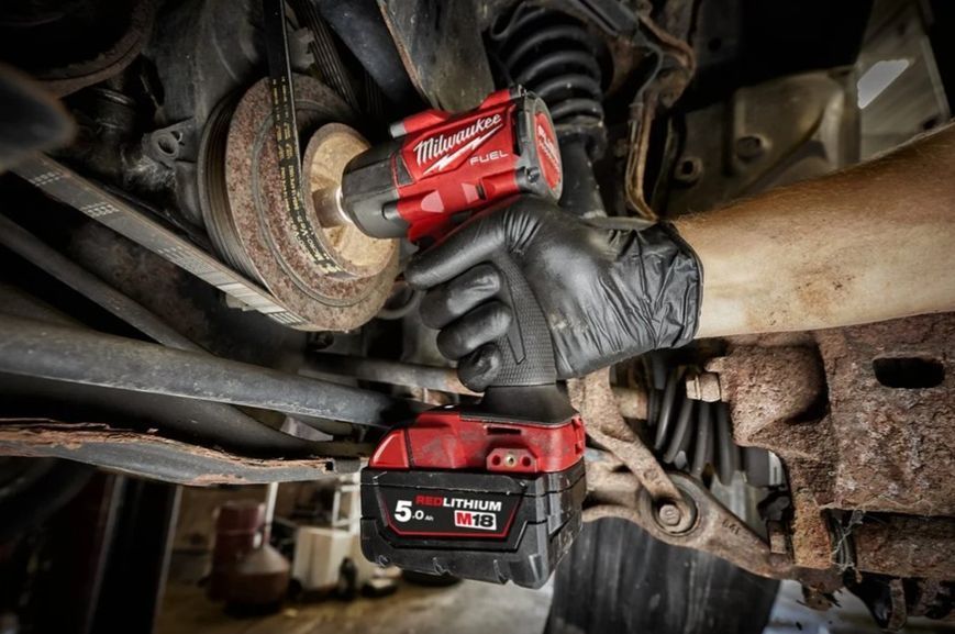 Гайковерт высокомоментный MILWAUKEE 3/8" M18 (813 Hm) FMTIW2F38-0X 4933479153 фото