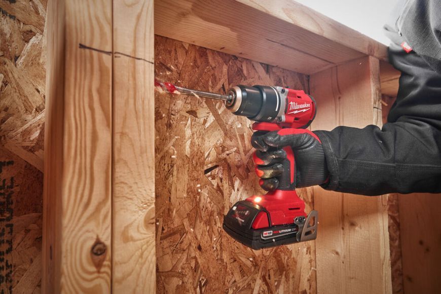 Дрель-шуруповерт аккумуляторная бесщеточная MILWAUKEE M18 BLDDRC-202C 61Нм (+ заряд.устройство, 2 акум., HD кейс) 4933492833 фото